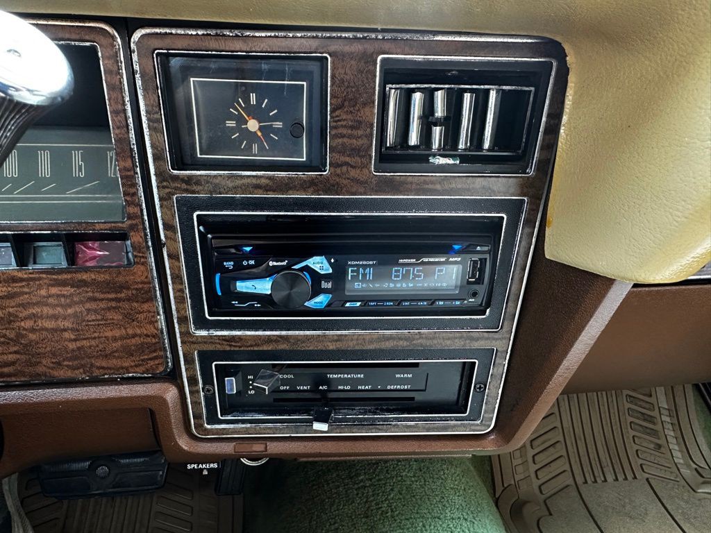 1975 Ford LTD Image 22