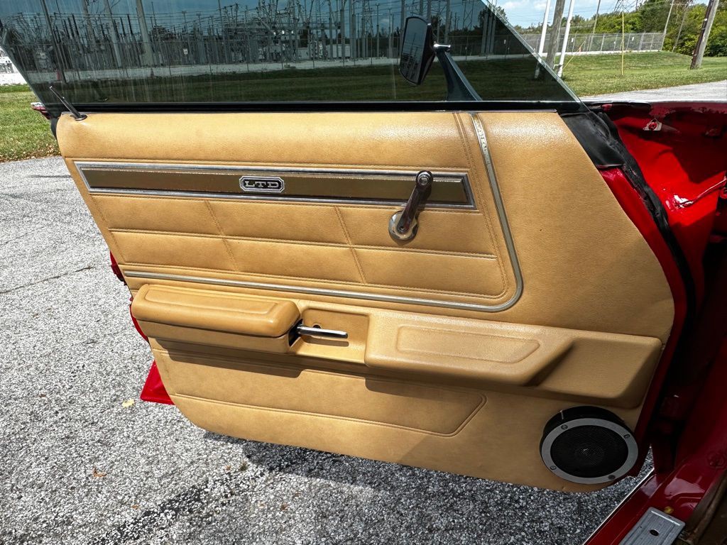 1975 Ford LTD Image 23