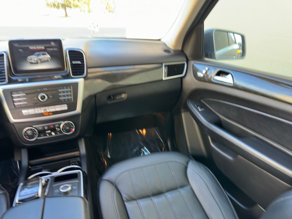 2016 Mercedes-Benz GLE-Class Image 9