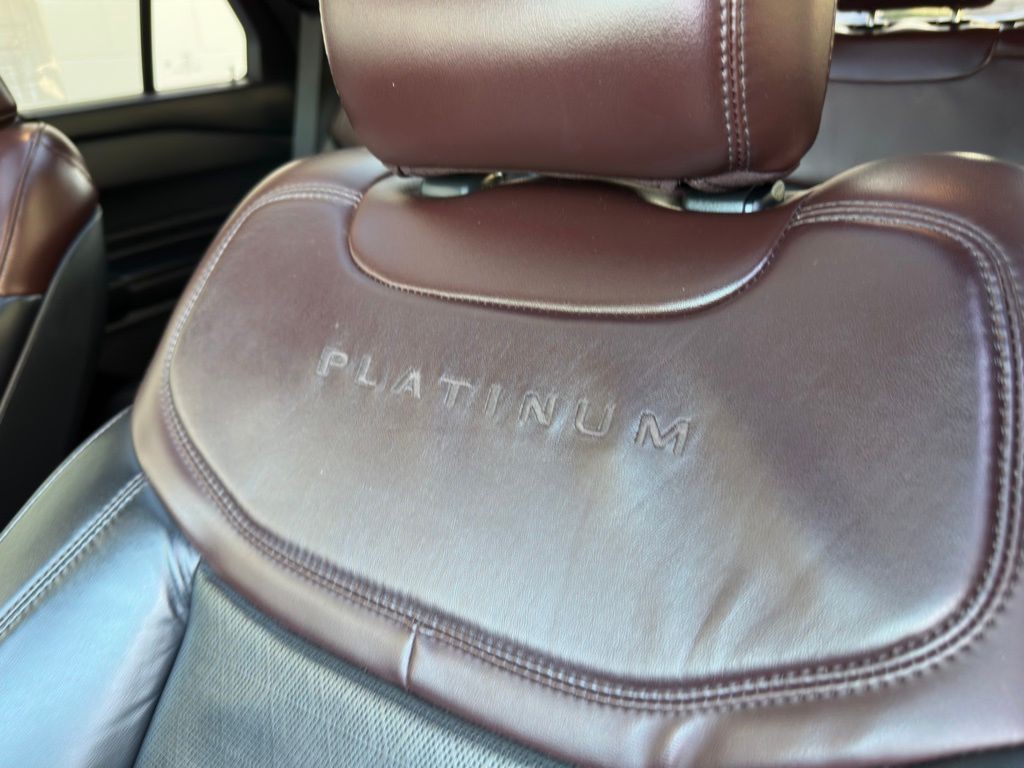 2020 Ford Explorer Image 11