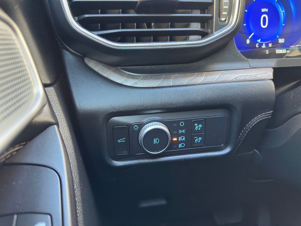 2020 Ford Explorer Image 25