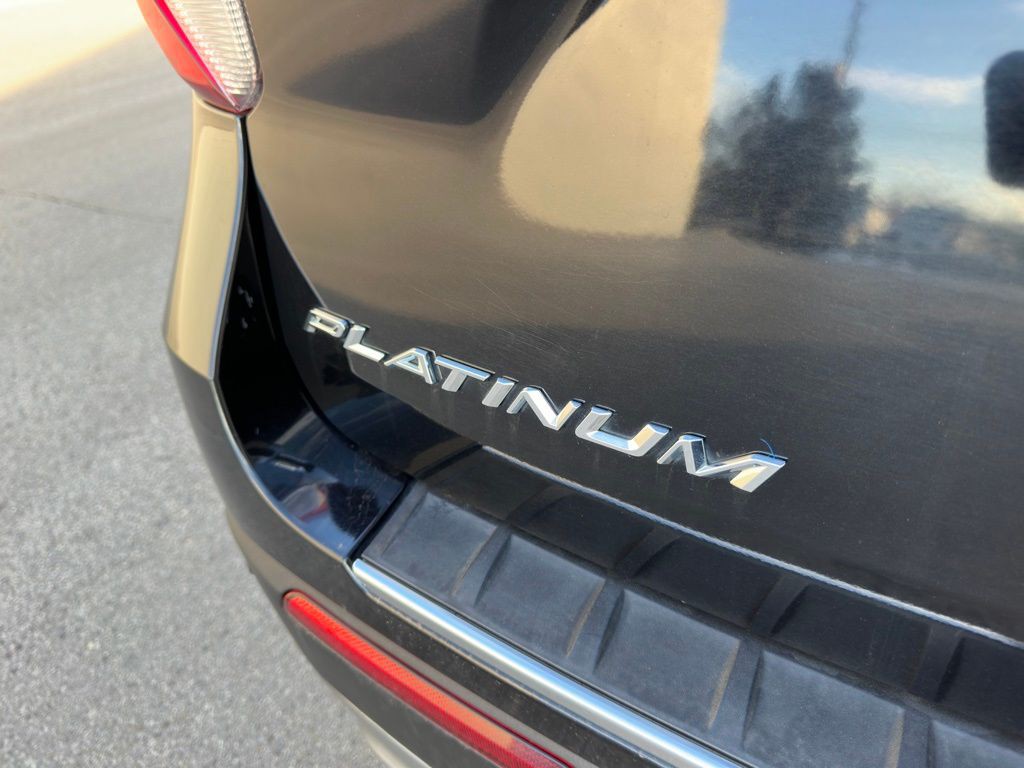 2020 Ford Explorer Image 46