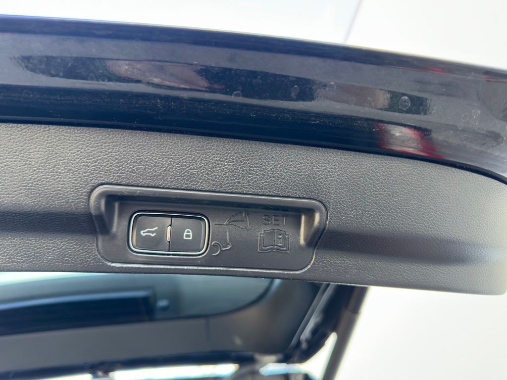 2020 Ford Explorer Image 47