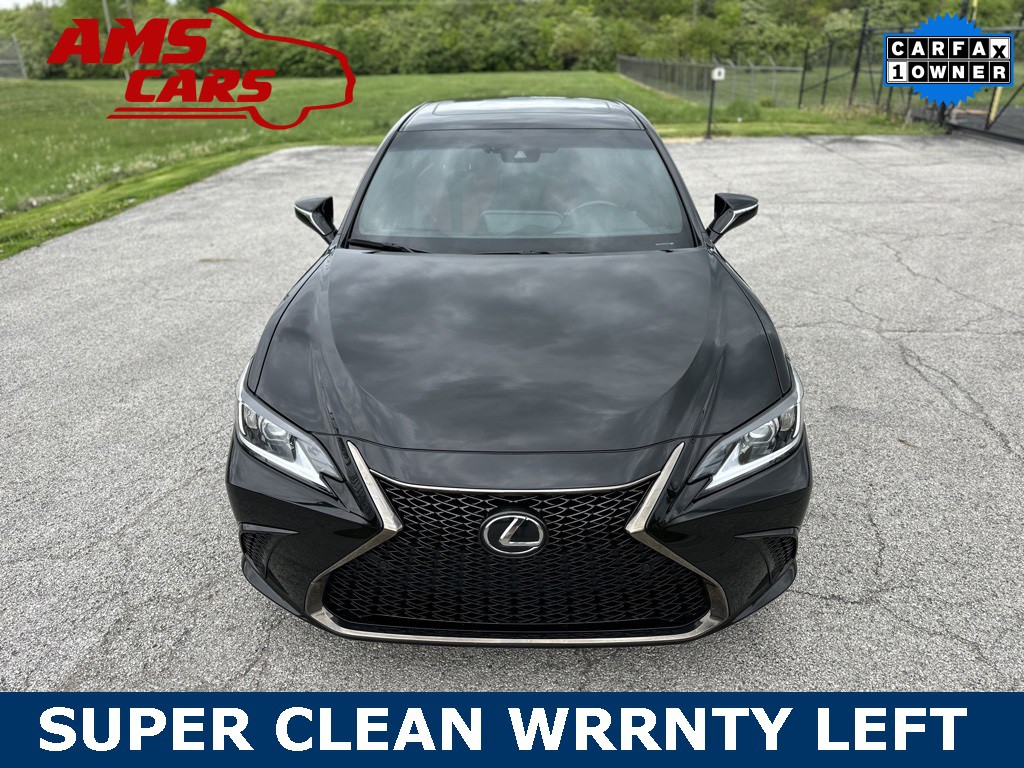 2022 Lexus ES Image 2
