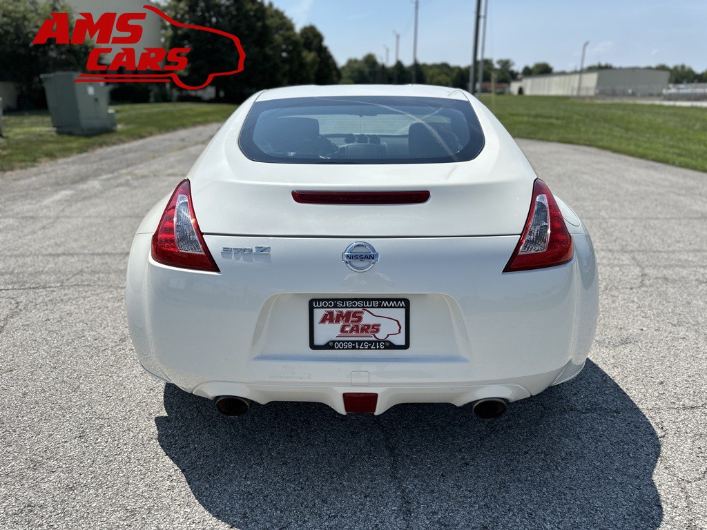 2014 Nissan 370Z Image 6