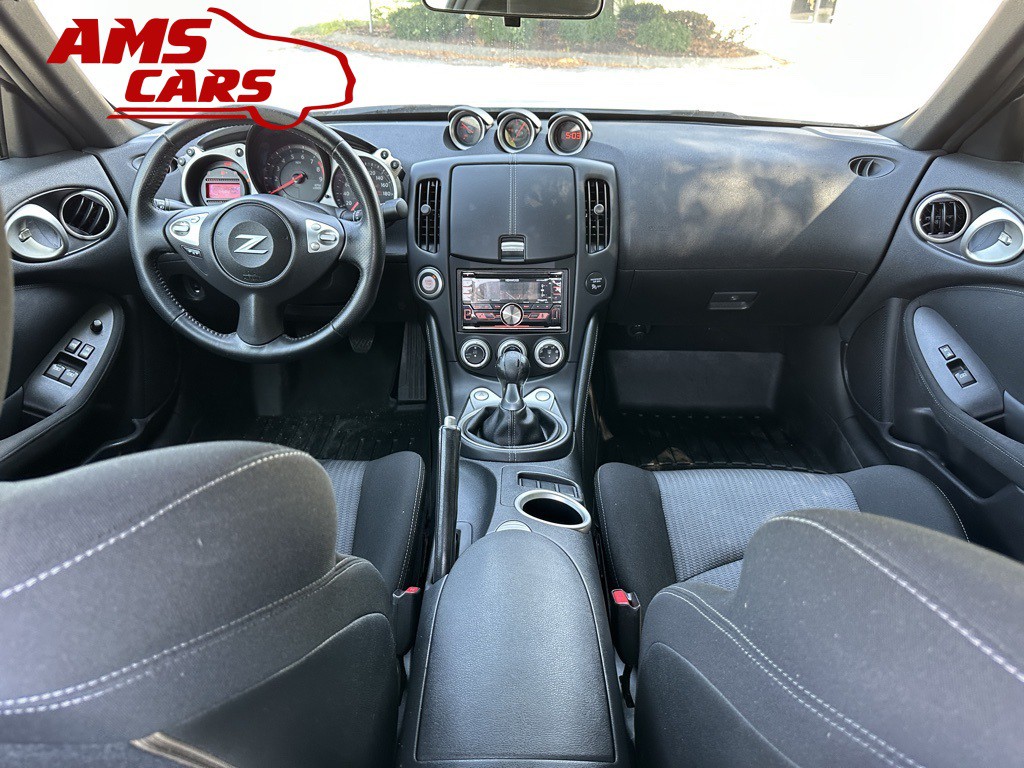 2014 Nissan 370Z Image 8