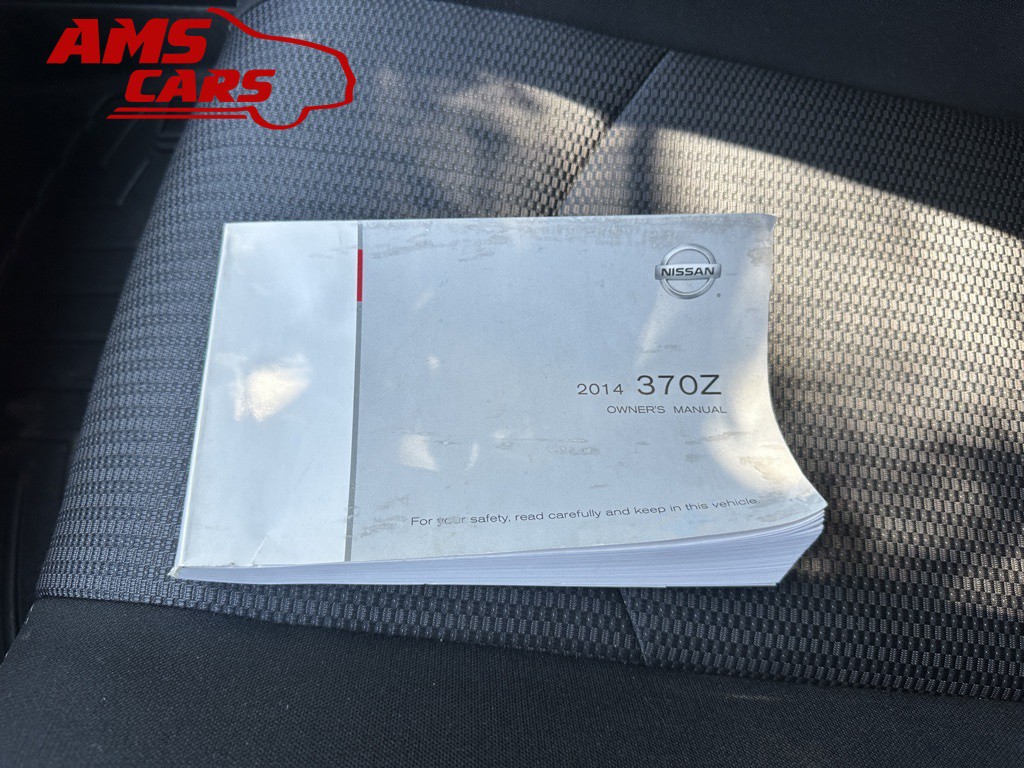 2014 Nissan 370Z Image 24