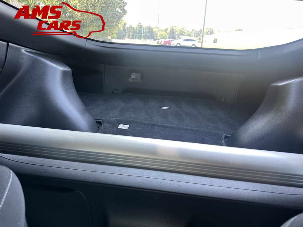2014 Nissan 370Z Image 26