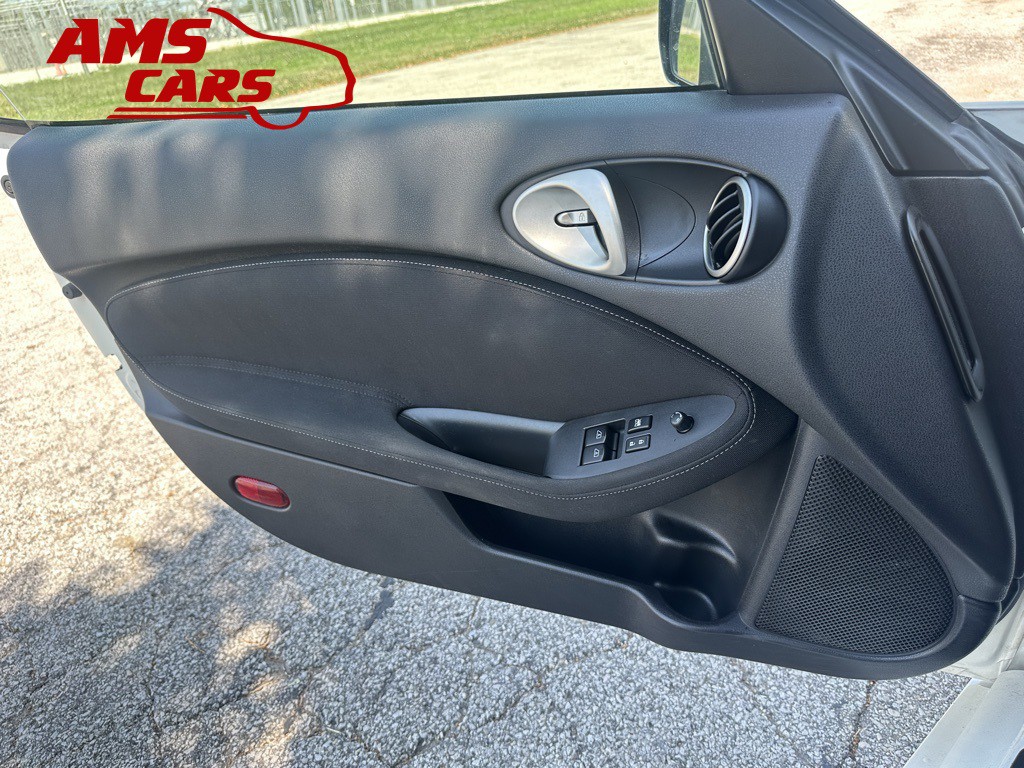 2014 Nissan 370Z Image 27