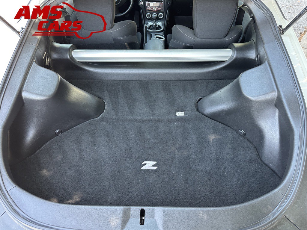 2014 Nissan 370Z Image 28