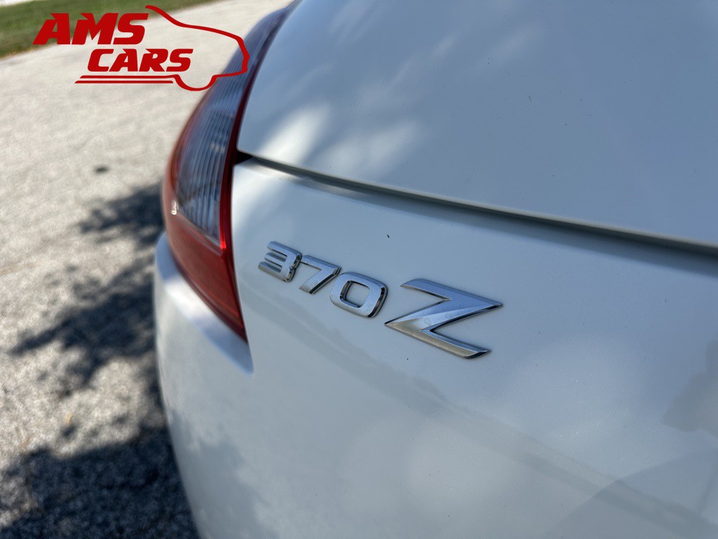 2014 Nissan 370Z Image 29