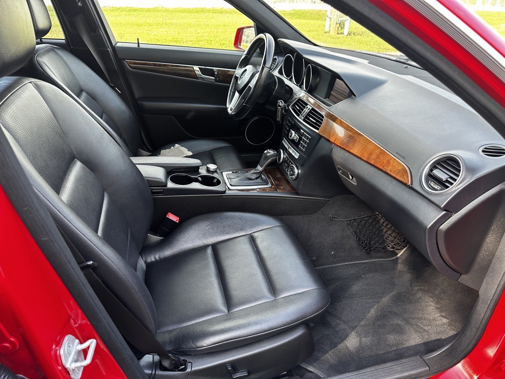 2014 Mercedes-Benz C-Class Image 18
