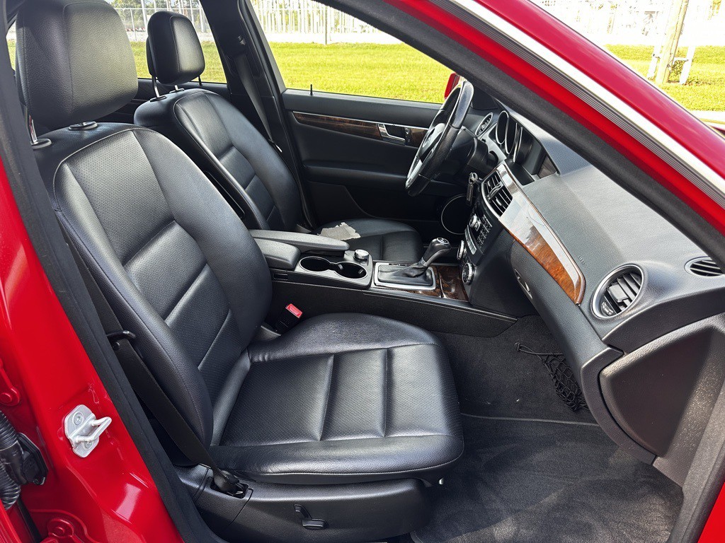 2014 Mercedes-Benz C-Class Image 19