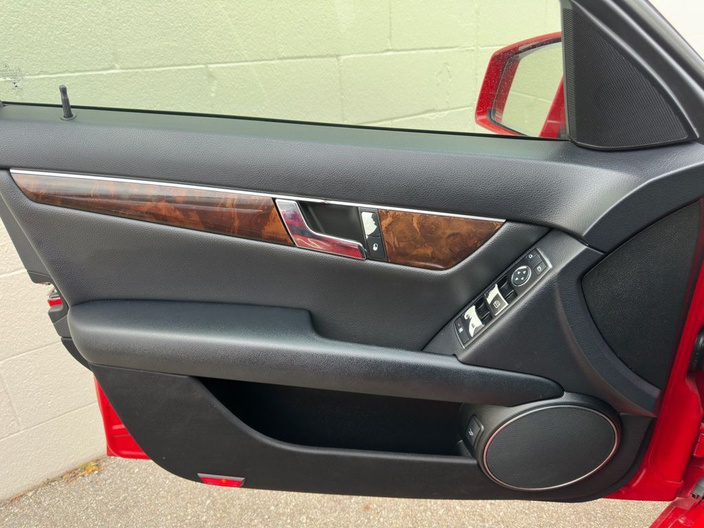 2014 Mercedes-Benz C-Class Image 27