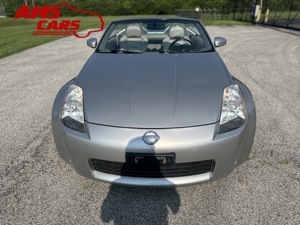 2005 Nissan 350Z Image 2