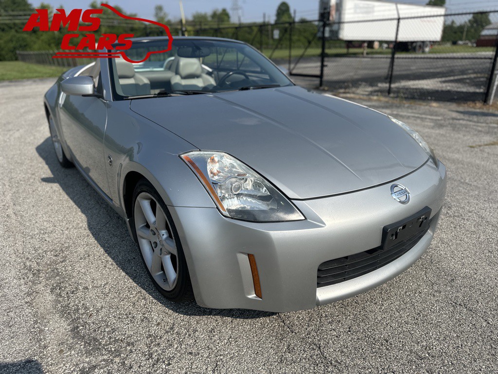 2005 Nissan 350Z Image 3