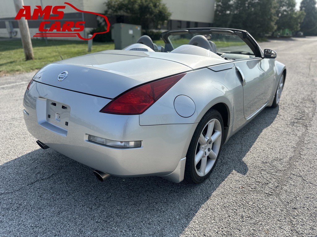 2005 Nissan 350Z Image 4