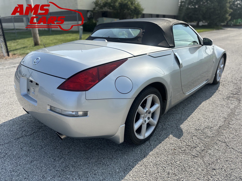 2005 Nissan 350Z Image 11