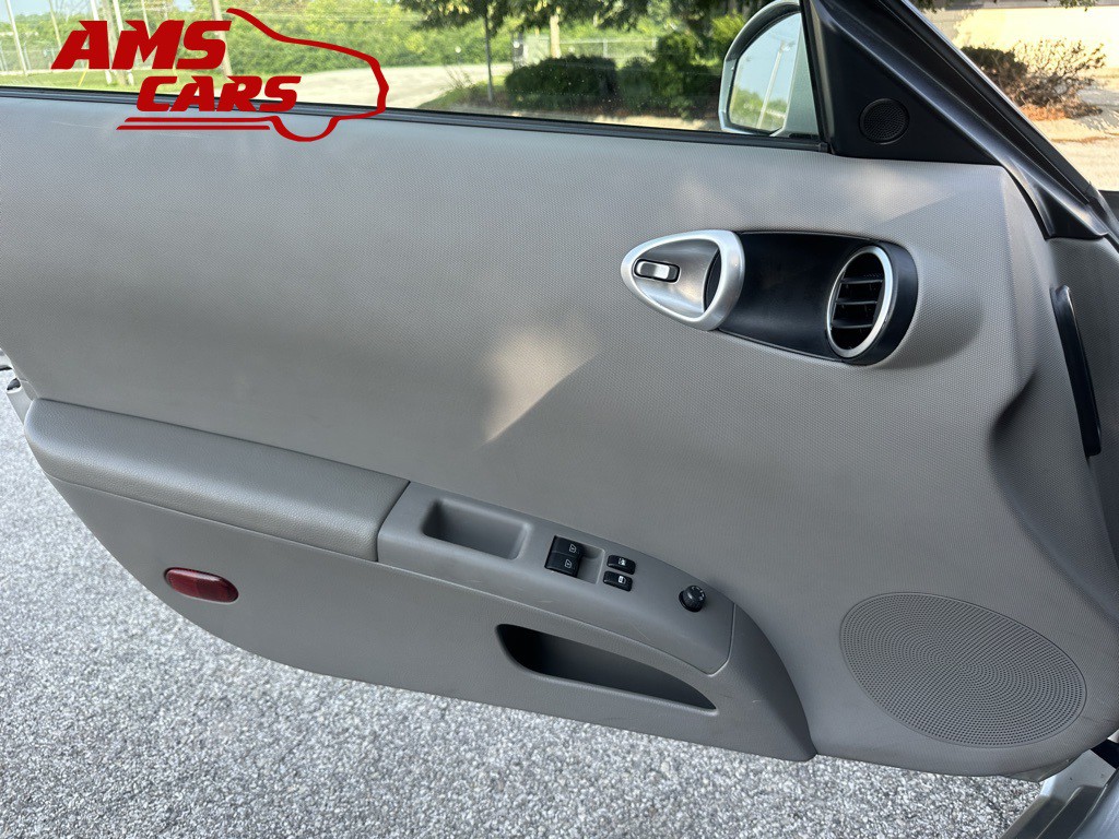 2005 Nissan 350Z Image 25