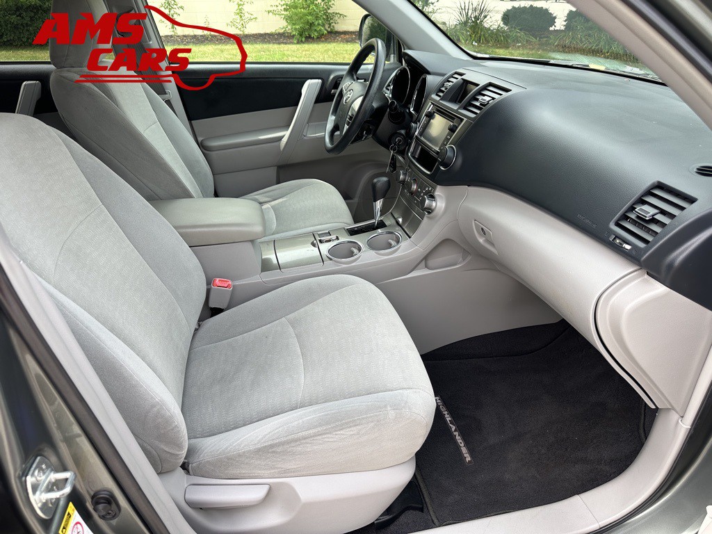 2013 Toyota Highlander Image 19