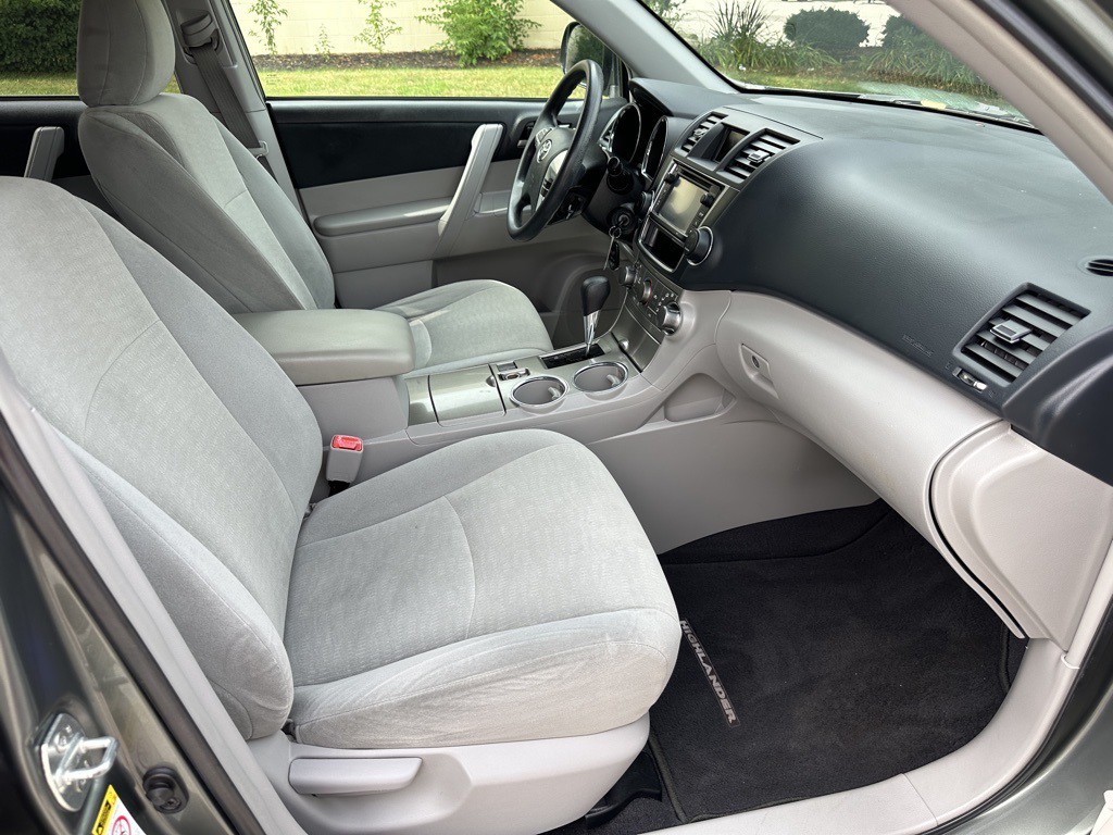 2013 Toyota Highlander Image 19
