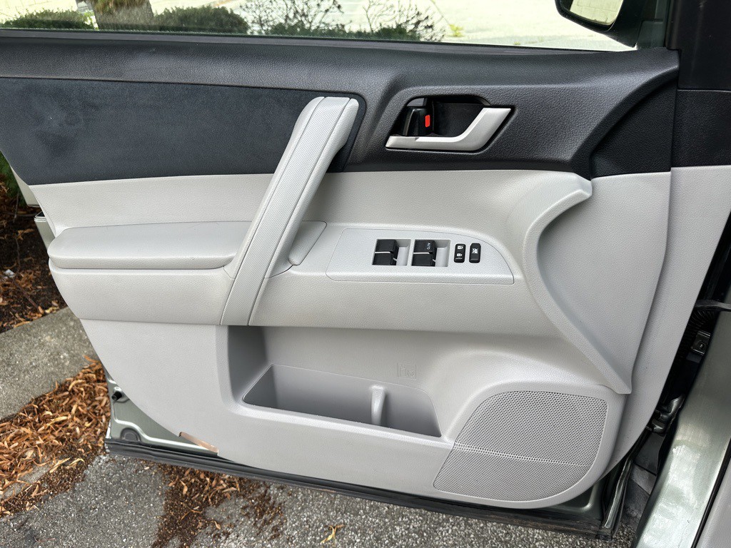 2013 Toyota Highlander Image 33