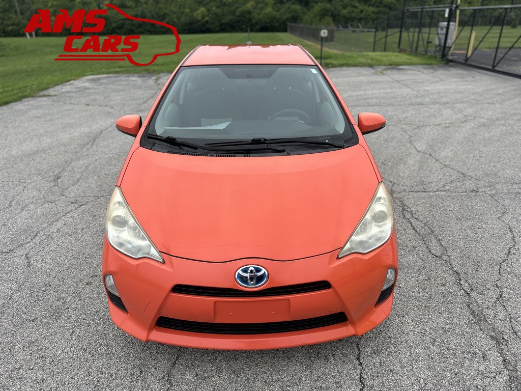2012 Toyota Prius Image 2