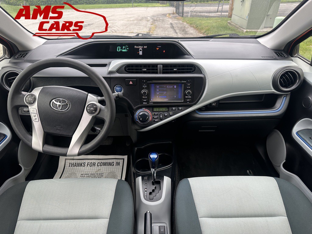 2012 Toyota Prius Image 9