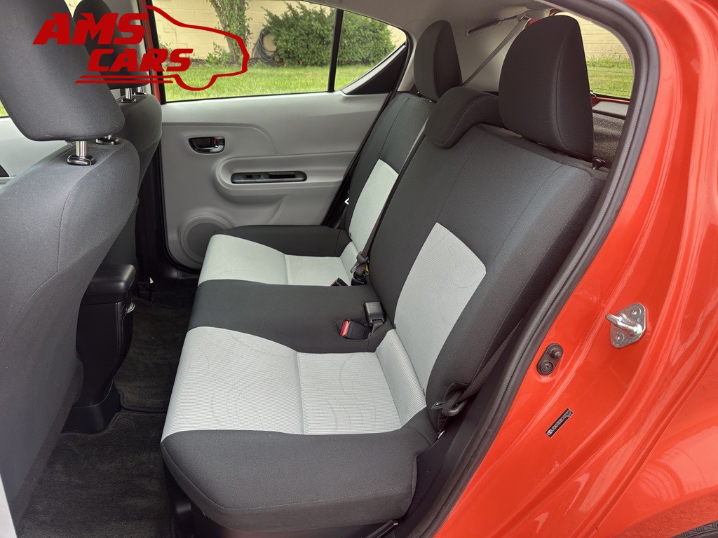 2012 Toyota Prius Image 14