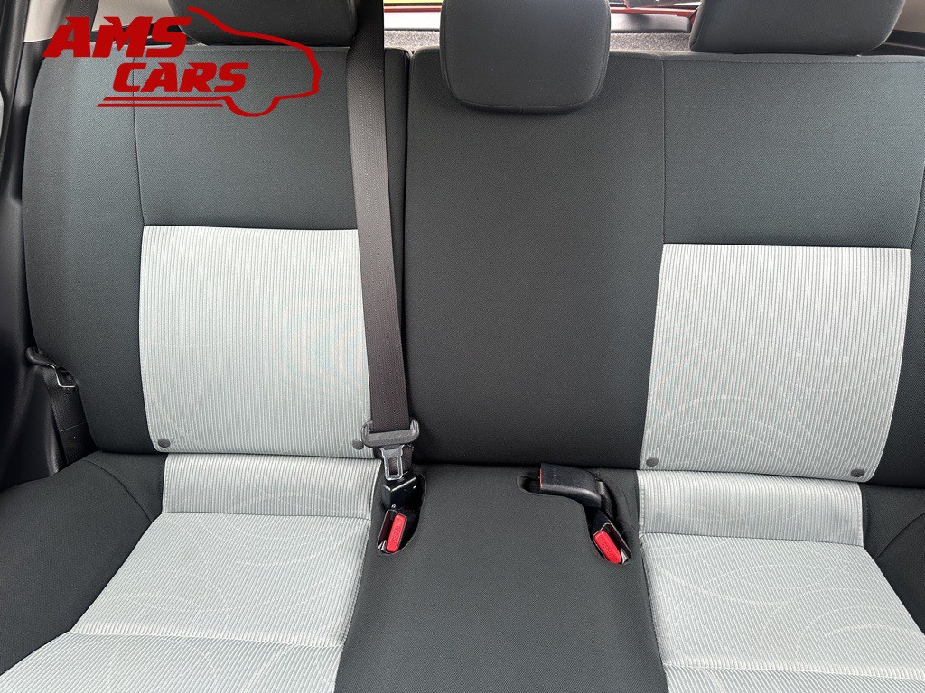 2012 Toyota Prius Image 15