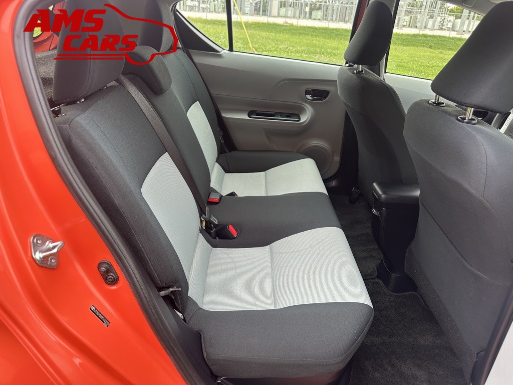 2012 Toyota Prius Image 17