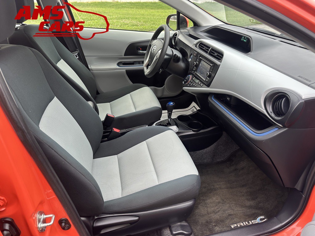 2012 Toyota Prius Image 18