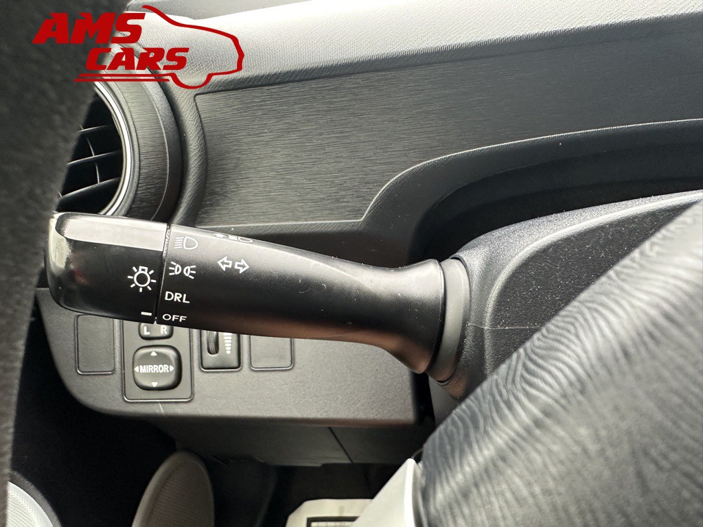 2012 Toyota Prius Image 25