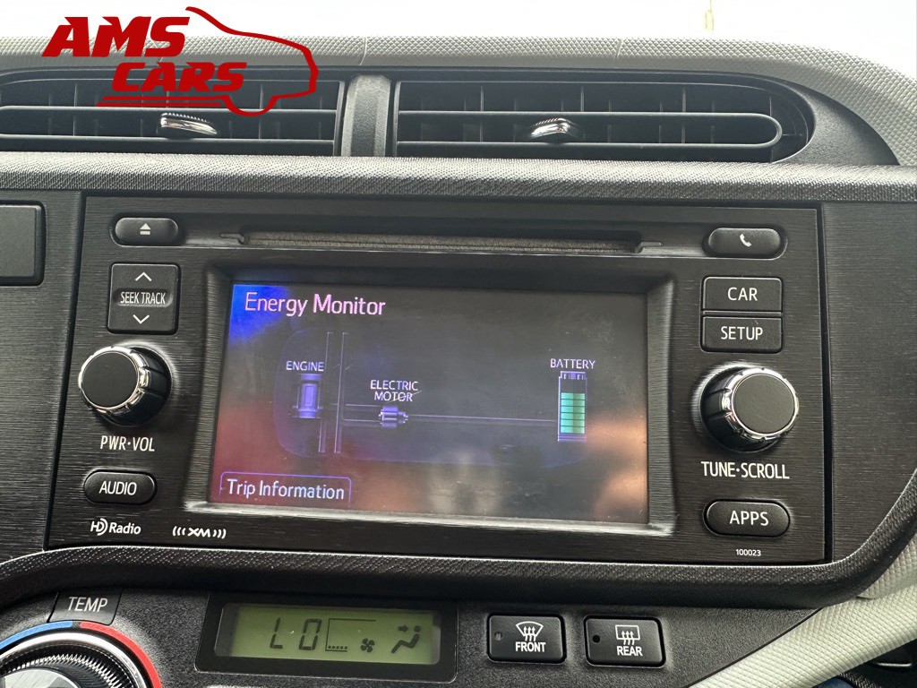 2012 Toyota Prius Image 31