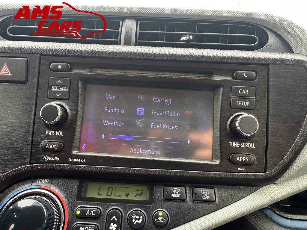 2012 Toyota Prius Image 32