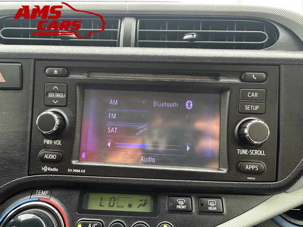 2012 Toyota Prius Image 35