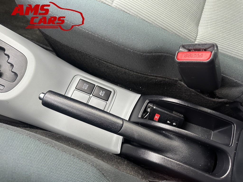 2012 Toyota Prius Image 37
