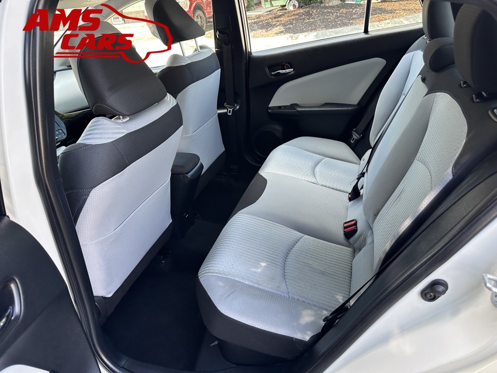 2017 Toyota Prius Image 12