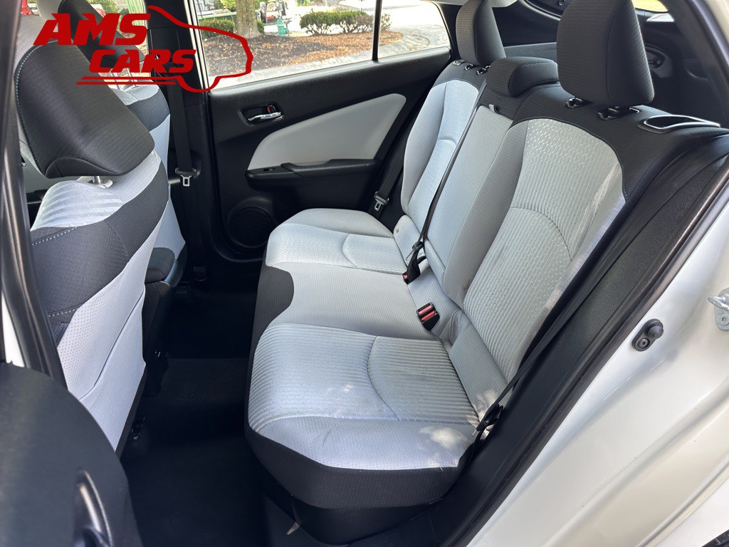 2017 Toyota Prius Image 13