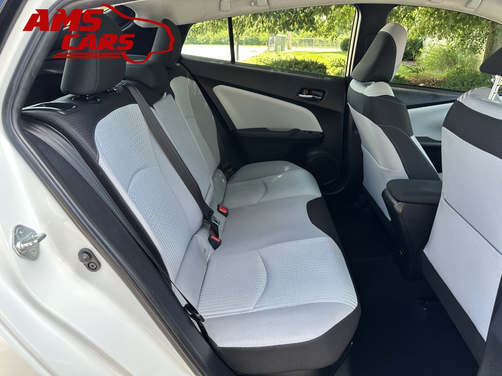 2017 Toyota Prius Image 16