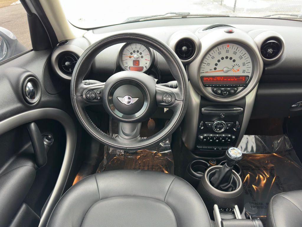 2012 MINI Countryman Image 9