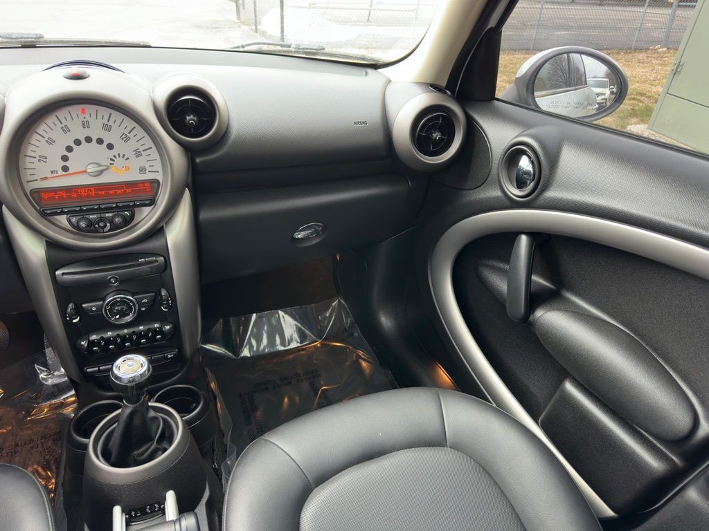 2012 MINI Countryman Image 10