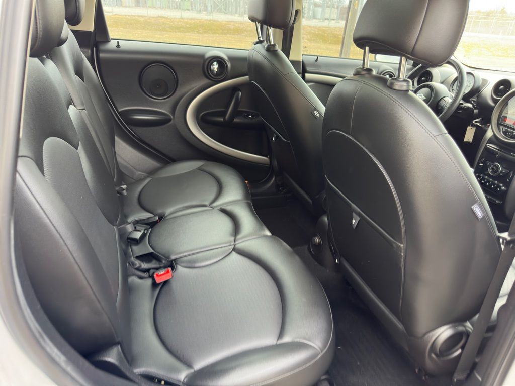 2012 MINI Countryman Image 13