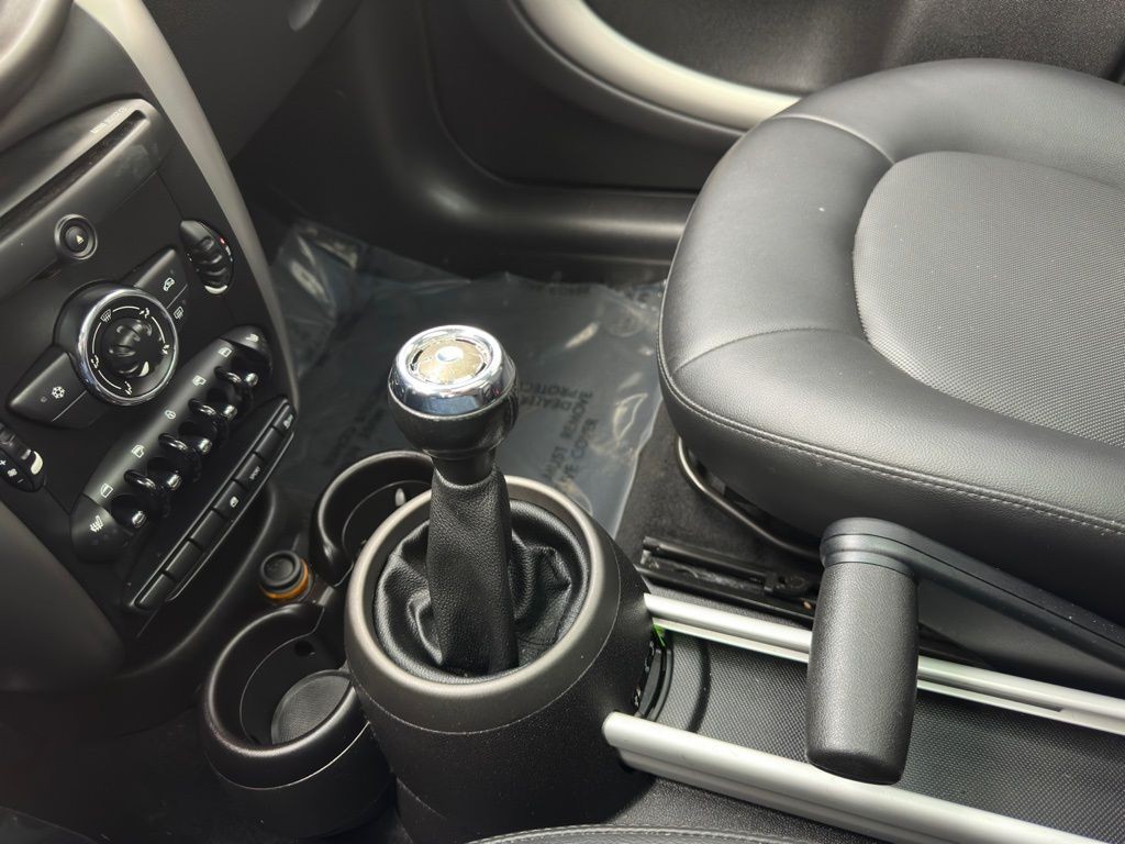 2012 MINI Countryman Image 22