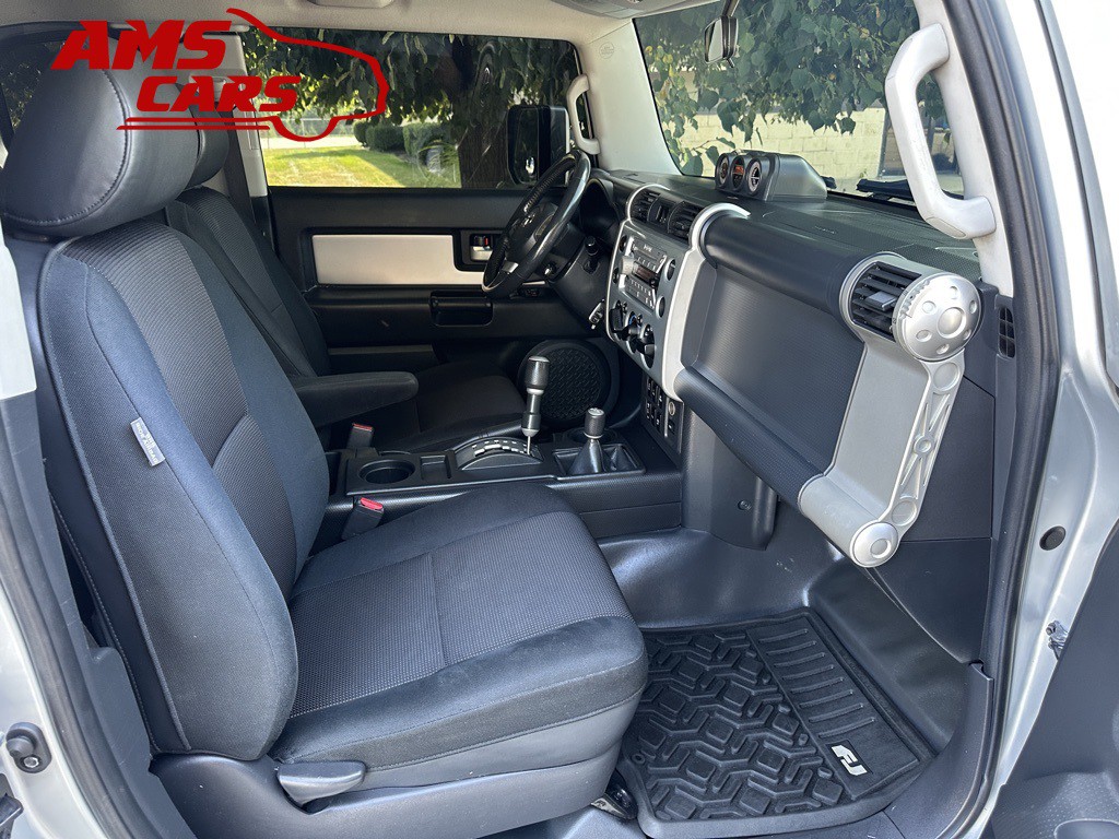 2007 Toyota FJ Cruiser Image 16