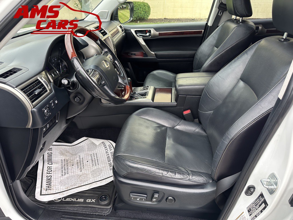 2016 Lexus GX Image 10