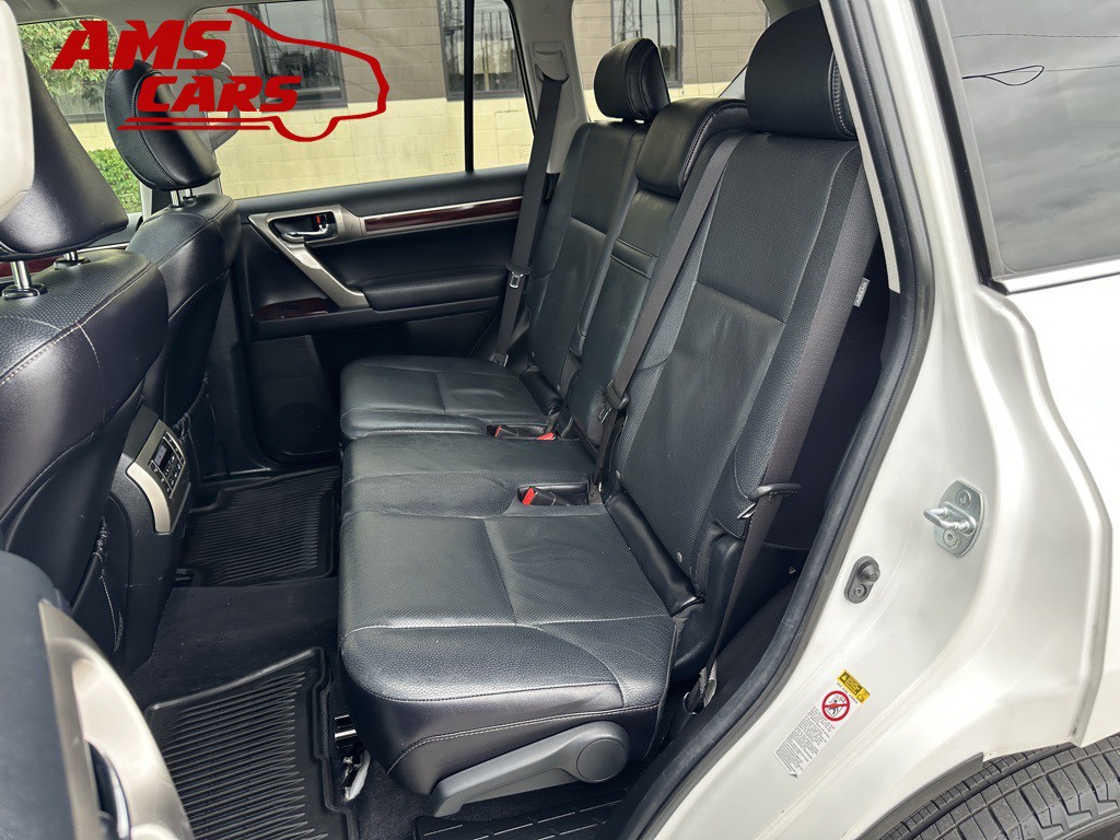 2016 Lexus GX Image 13