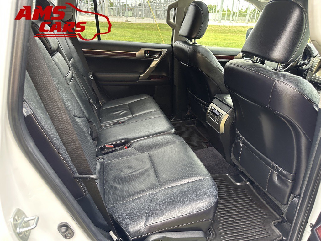 2016 Lexus GX Image 15