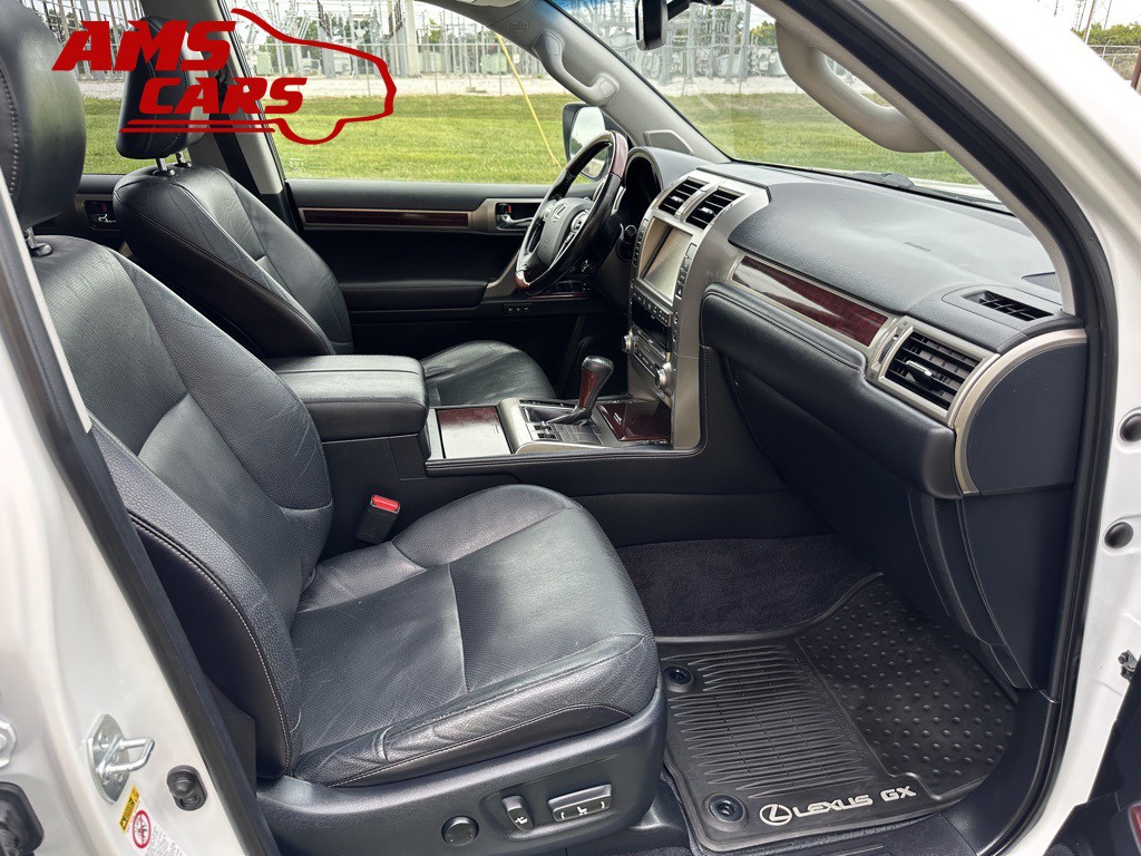 2016 Lexus GX Image 17