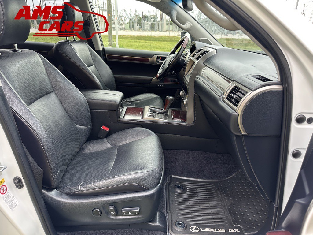 2016 Lexus GX Image 18
